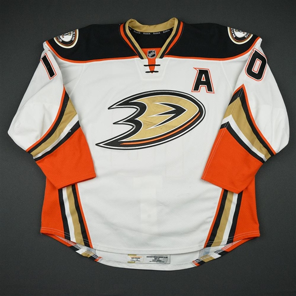Perry, Corey * <br>White w/A - Set 1 - Photo-Matched<br>Anaheim Ducks 2016-17<br>#10 Size: 58