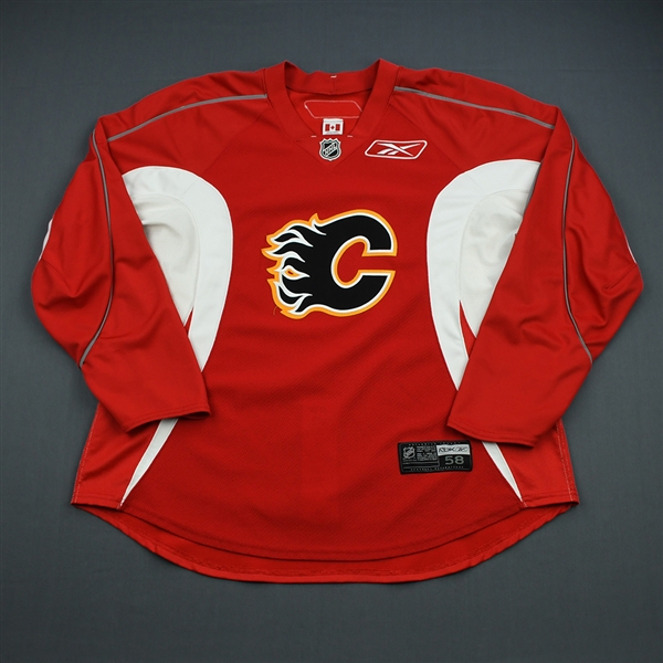Higgins, Chris<br>Red Practice Jersey<br>Calgary Flames 2009-10<br>#21 Size: 58