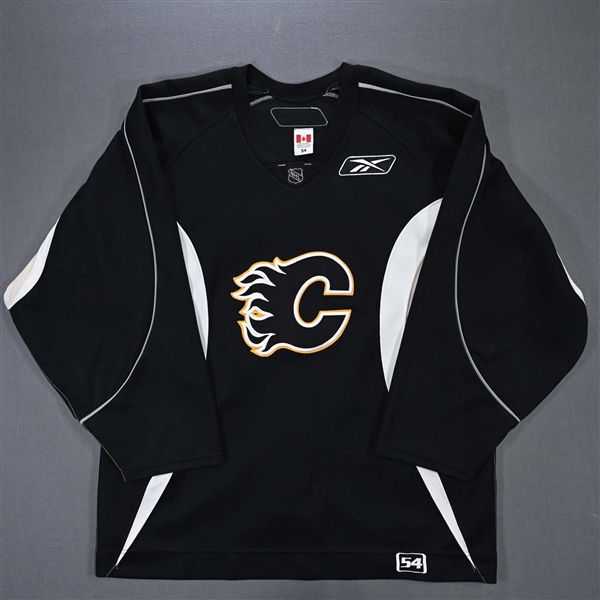 Lombardi, Matthew *<br>Black Practice Jersey<br>Calgary Flames 2006-07<br>#18 Size: 54