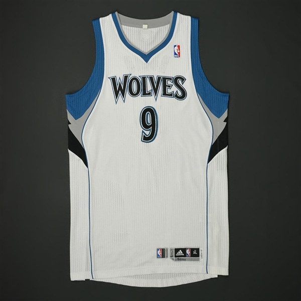 Rubio, Ricky *<br>White - Set 1 - Photo-Matched to 5 games - Worn 5 Games (1/8/13, 1/17/13, 2/20/13, 2/24/13 and 3/4/13)<br>Minnesota Timberwolves 2012-13<br>#9 Size: XL +2