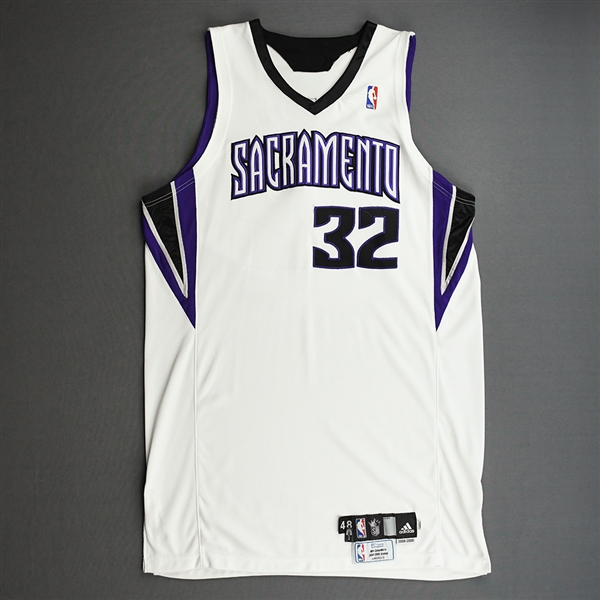 Garcia, Francisco<br>White Regular Season<br>Sacramento Kings 2008-09<br>#32 Size: 48+4