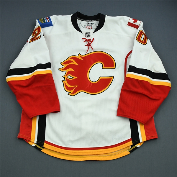 Glencross, Curtis<br>White Set 2<br>Calgary Flames 2010-11<br>#20 Size: 56
