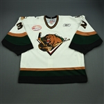 Engelage, Andrew<br>White Set 1 w/ Inaugural Season at Maverik Center Patch<br>Utah Grizzlies 2010-11<br>#32 Size: 58G