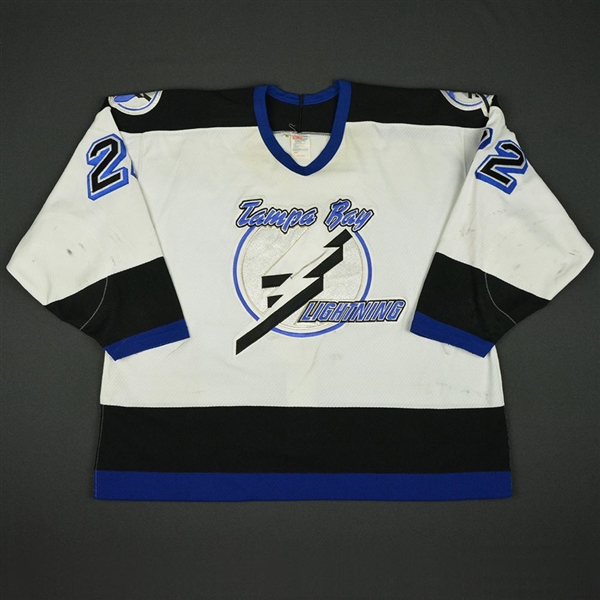 tampa bay lightning jersey auction
