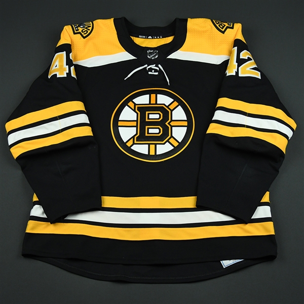 Backes, David<br>Black Set 2 (A removed)<br>Boston Bruins 2017-18<br>#42 Size: 56
