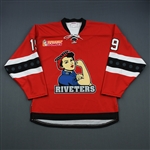 DOench, Miye<br>Red Set 1<br>Metropolitan Riveters 2018-19<br>#19 Size: MD