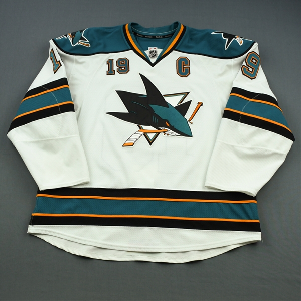 Thornton, Joe *<br>White w/C - Photo-Matched<br>San Jose Sharks 2011-12<br>#19 Size: 58+