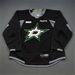 Benn, Jordie<br>Black Practice Jersey w/ UT Southwestern Medical Center Patch<br>Dallas Stars 2015-16<br>#24 Size: 56