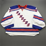 Lundqvist, Henrik *<br>White - Photo LOA Included<br>New York Rangers 2012-13<br>#40 Size: 58G