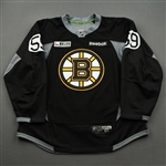 Berglund, Victor<br>Black Practice Jersey w/ ORG Packaging Patch - CLEARANCE<br>Boston Bruins 2017-18<br>#59 Size: 56