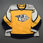 Benning, Matt<br>Gold Reverse Retro Set 1<br>Nashville Predators 2020-21<br>#5 Size: 56