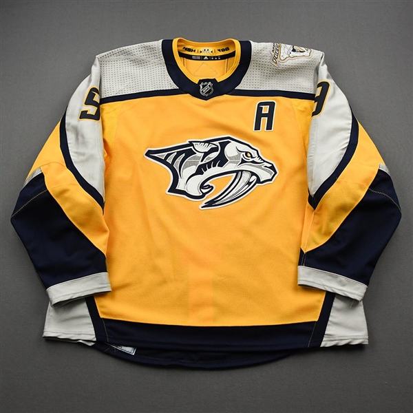 Forsberg, Filip<br>Gold Reverse Retro Set 2 w/A<br>Nashville Predators 2020-21<br>#9 Size: 56