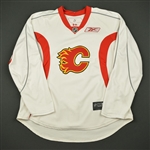 Giordano, Mark<br>White Practice Jersey<br>Calgary Flames 2008-09<br>#5 Size: 58