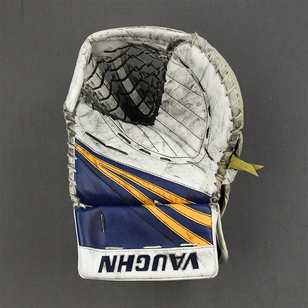 Gillies, Jon<br>Vaughn V4 Catcher<br>St. Louis Blues 2021-22<br>