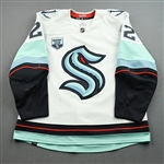 Appleton, Mason<br>White Set 2 w/ Inaugural Season Patch<br>Seattle Kraken 2021-22<br>#22 Size: 56