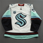 Appleton, Mason<br>White Set 3 w/ Inaugural Season Patch<br>Seattle Kraken 2021-22<br>#22 Size: 56