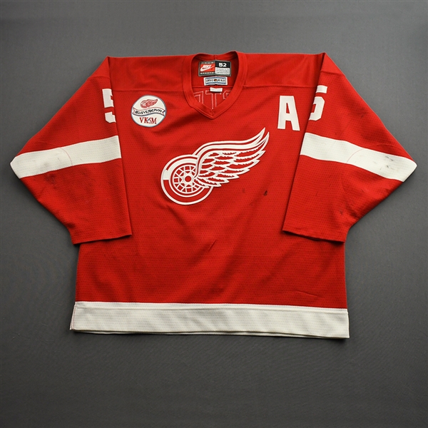 Lidstrom, Nicklas *<br>Red 1st Set w/A - VK & SM Believe Patch<br>Detroit Red Wings 1997-98<br>#5 Size: 52