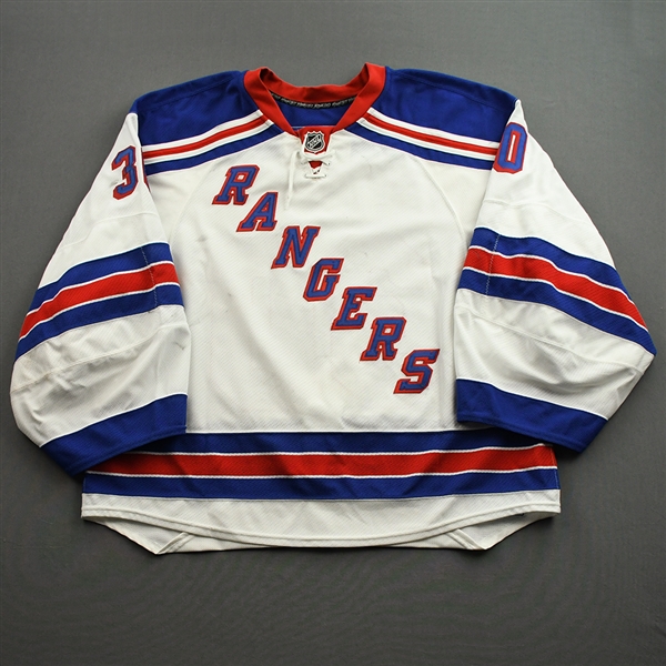 Lundqvist, Henrik *<br>White Set 3 - Photo-Matched<br>New York Rangers 2009-10<br>#30 Size: 58G
