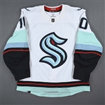 Beniers, Matty<br>White Stanley Cup Playoffs - Round 1 - First Playoff Appearance & Series Victory in Franchise History<br>Seattle Kraken 2022-23<br>#10 Size: 56
