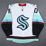 Beniers, Matty<br>White Stanley Cup Playoffs - Round 2<br>Seattle Kraken 2022-23<br>#10 Size: 56