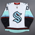 Beniers, Matty<br>White Stanley Cup Playoffs - Round 2<br>Seattle Kraken 2022-23<br>#10 Size: 56