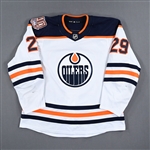 Draisaitl, Leon *<br>White Set 2 w/ 40th Anniversary Patch <br>Draisaitl, Leon 2018-19<br>#29 Size: 58