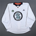 Beniers, Matty<br>White Practice Jersey w/ Starbucks Patch<br>Seattle Kraken 2022-23<br>#10 Size: 56