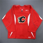 Amonte, Tony *<br>Red Practice Jersey<br>Calgary Flames 2005-06<br>#10 Size: 54