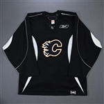 Leopold, Jordan *<br>Black Practice Jersey<br>Calgary Flames 2005-06<br>#6 Size: 56