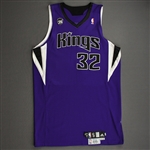 Garcia, Francisco<br>Purple Set 1 w/25th Anniversary Patch - Preseason Only<br>Sacramento Kings 2009-10<br>#32 Size: 48+4