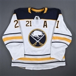 Okposo, Kyle *<br>White Set 3 w/A<br>Buffalo Sabres 2017-18<br>#21 Size: 58