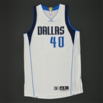 Barnes, Harrison *<br>White Regular Season - Worn 1 Game (11/4/16 - Recorded a Double-Double)<br>Dallas Mavericks  2016-17<br>#40 Size: XL+2