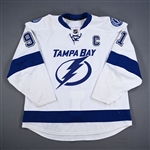Stamkos, Steven *<br>White w/C - Photo-Matched to 9 Games - Autographed<br>Tampa Bay Lightning 2016-17<br>#91 Size: 56