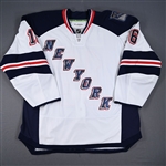 Brassard, Derick *<br>White - Stadium Series Style<br>New York Rangers 2013-14<br>#16 Size: 56
