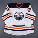 Benning, Matt *<br>White Set 1 w/ NHL Centennial Patch <br>Edmonton Oilers 2017-18<br>#83 Size: 58