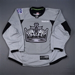 Clifford, Kyle *<br>Silver - Stadium Series Practice Jersey<br>Los Angeles Kings 2013-14<br>#13 Size: 58