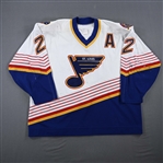 MacInnis, Al *<br>White w/A<br>St. Louis Blues 1995-96<br>#2 Size: 56